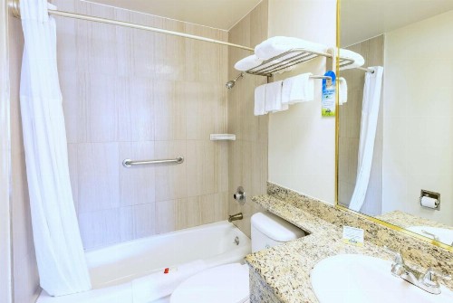 Days Inn by Wyndham Santa Monica/Los Angeles - image 38