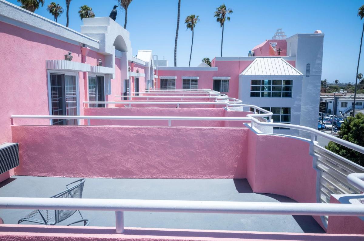 Days Inn by Wyndham Santa Monica/Los Angeles - image 5