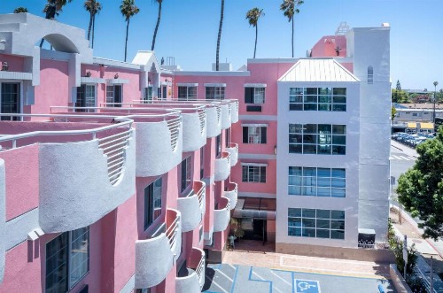 Days Inn by Wyndham Santa Monica/Los Angeles - image 6