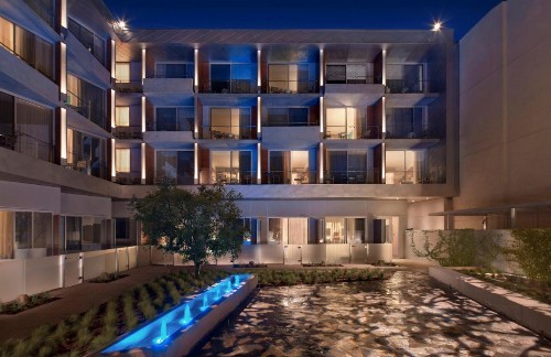 Shore Hotel - image 18