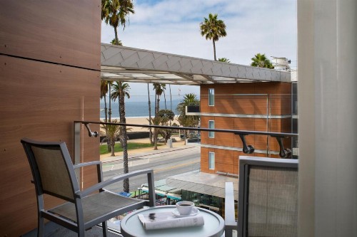 Shore Hotel - image 22