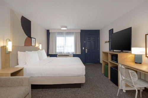 Quality Inn Santa Nella on I-5 - image 11