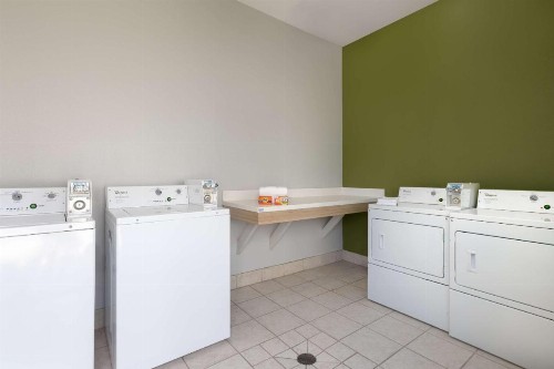 Quality Inn Santa Nella on I-5 - image 9