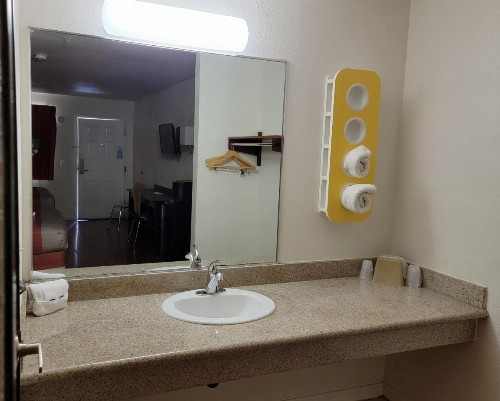 Motel 6-Santa Nella CA - Los Banos - image 25