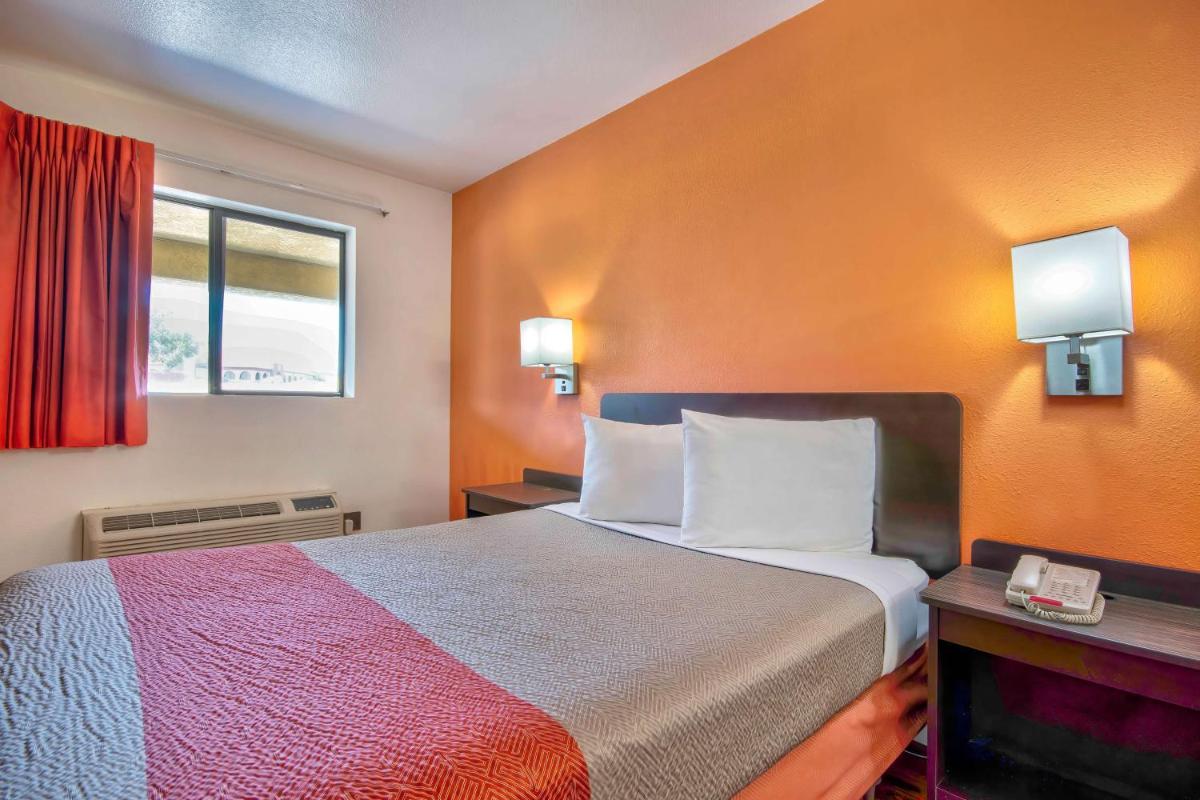 Motel 6-Santa Nella CA - Los Banos - image 3