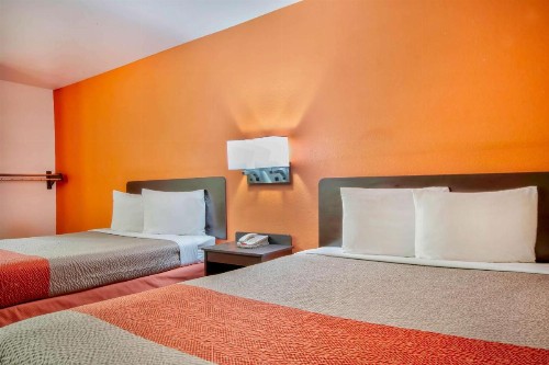 Motel 6-Santa Nella CA - Los Banos - image 4
