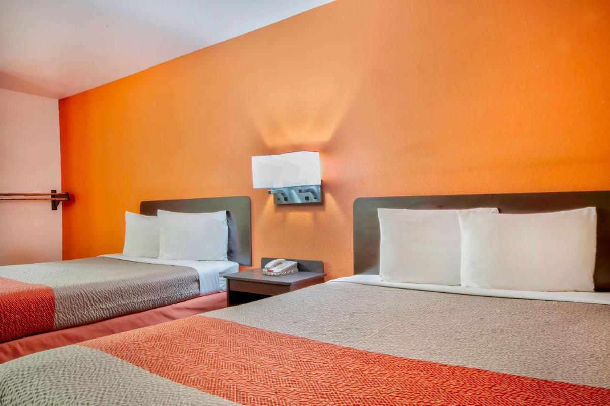 Motel 6-Santa Nella CA - Los Banos - image 4
