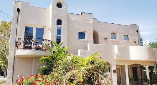 Santa Paula Inn - image 10