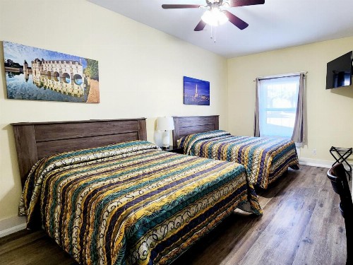 Santa Paula Inn - image 15