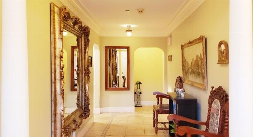 Santa Paula Inn - image 18