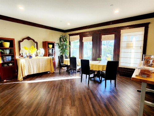 Santa Paula Inn - image 19