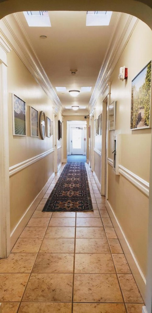 Santa Paula Inn - image 4