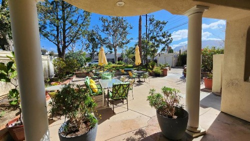 Santa Paula Inn - image 9