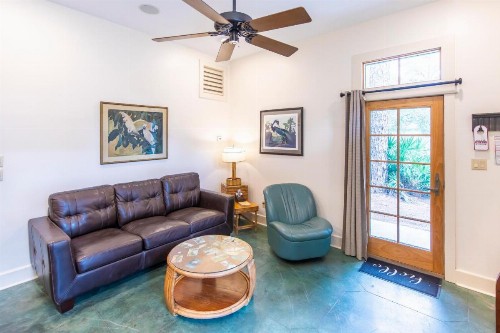 Hibiscus Coffee & Guesthouse - image 19