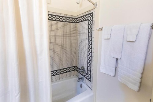 Hibiscus Coffee & Guesthouse - image 27
