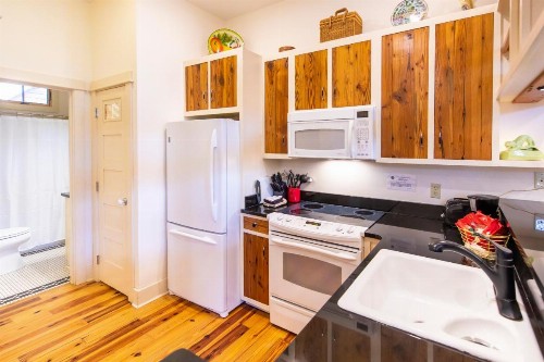 Hibiscus Coffee & Guesthouse - image 32