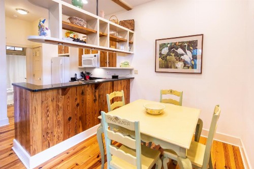 Hibiscus Coffee & Guesthouse - image 37