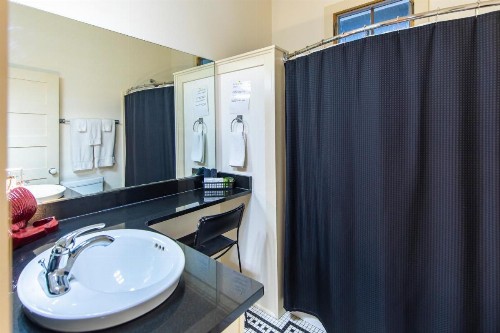 Hibiscus Coffee & Guesthouse - image 47