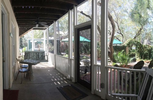 Hibiscus Coffee & Guesthouse - image 9