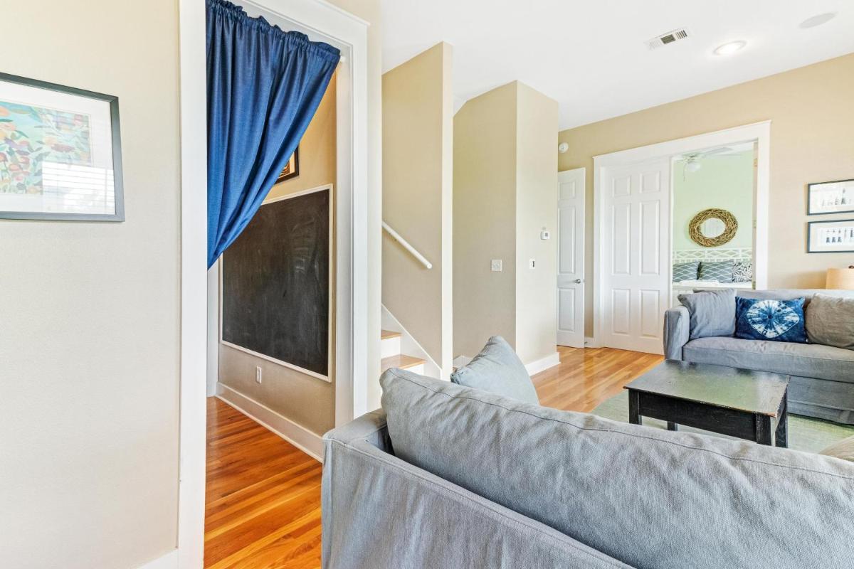 3 Bed 6 Bath Vacation home in Seagrove FL - image 6