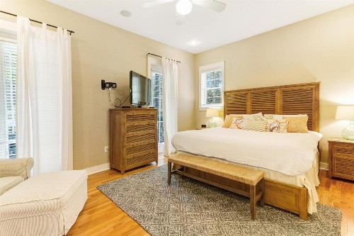 3 Bed 6 Bath Vacation home in Seagrove FL - image 8