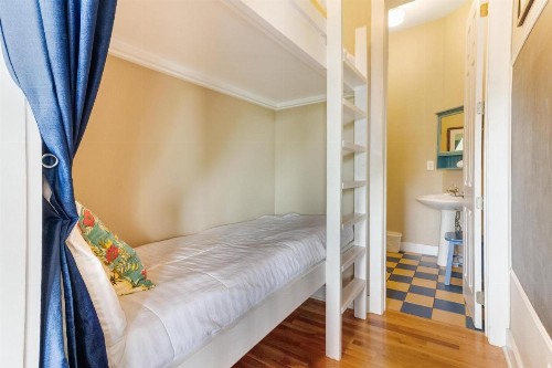 3 Bed 6 Bath Vacation home in Seagrove FL - image 9