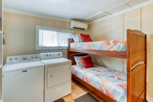 Sunshine Cottage - image 12