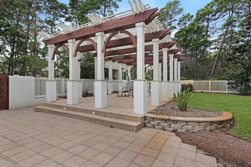 Paradise Palms - image 6