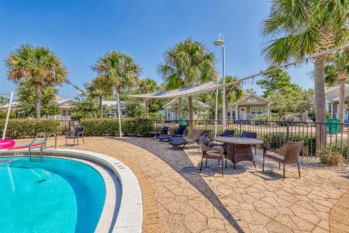 You & Me Family Beach Cottage - image 3