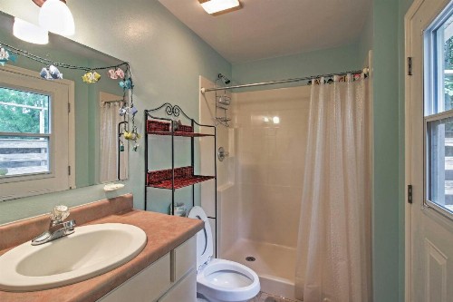 Santa Rosa Beach Bungalow 5 Mi to the Gulf Shore! - image 8