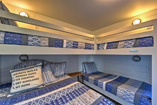 Cozy Seagrove Beach Condo with Pool Hot Tub and BBQs! - image 3
