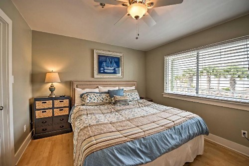Sunny Seagrove Beach Escape with Pool Access and Views - image 12