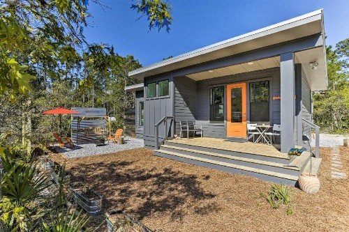 Mid-Century Modern Beach Cottage for Two! - image 3
