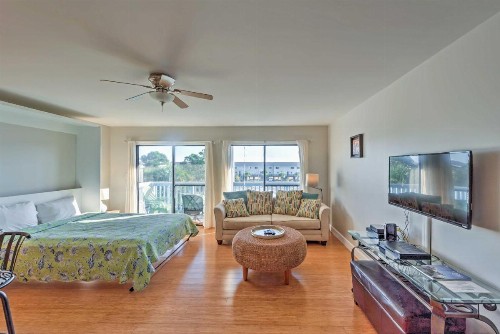 Updated Studio Condo at Walton Dunes Beach with Pool - image 8