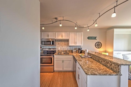 Updated Studio Condo at Walton Dunes Beach with Pool - image 9