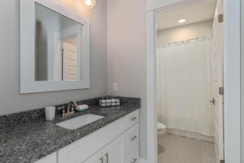 BOHO Retreat - Clean Beauitfully Decorated and Great Community Pool! - image 11