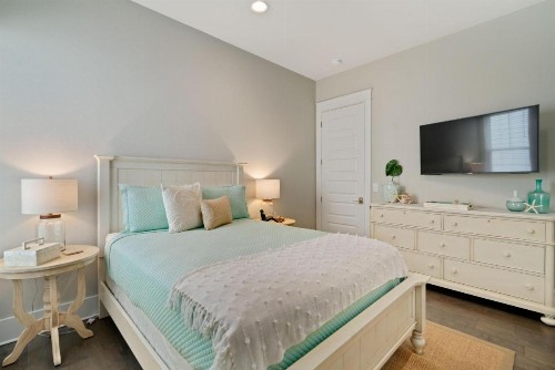 BOHO Retreat - Clean Beauitfully Decorated and Great Community Pool! - image 18