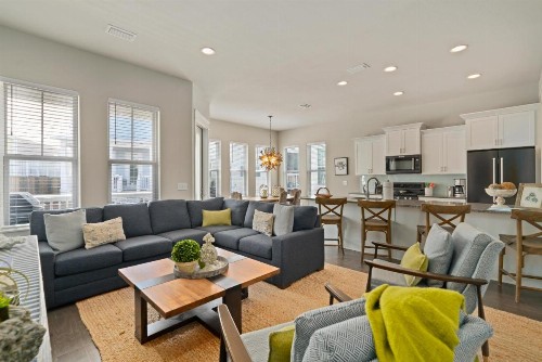 BOHO Retreat - Clean Beauitfully Decorated and Great Community Pool! - image 35