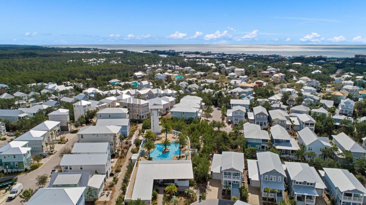 BOHO Retreat - Clean Beauitfully Decorated and Great Community Pool! - image 6