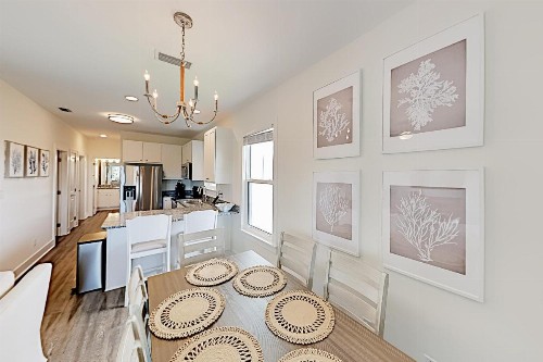 Hidden Lakes Gem - Balcony & Pool - Walk to Beach condo - image 9