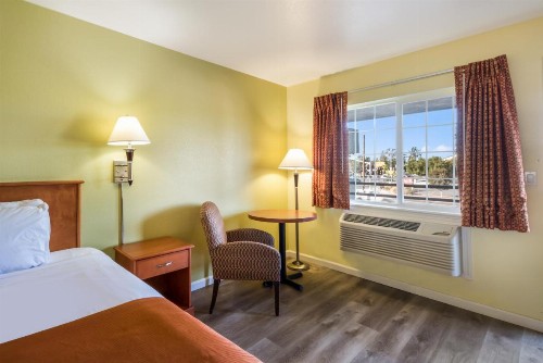 Americas Best Value Inn Santa Rosa - image 16