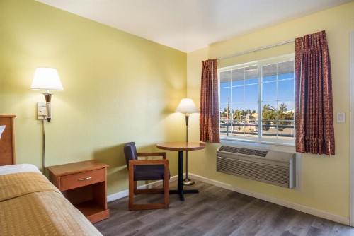 Americas Best Value Inn Santa Rosa - image 19
