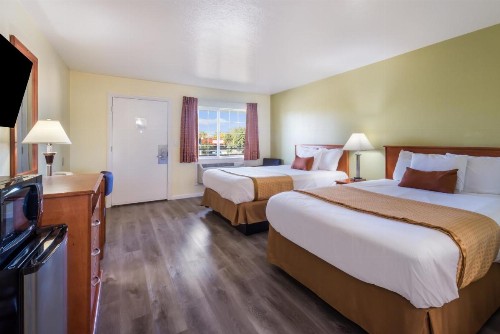 Americas Best Value Inn Santa Rosa - image 25