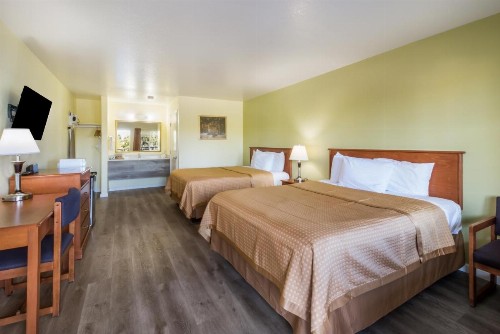 Americas Best Value Inn Santa Rosa - image 26