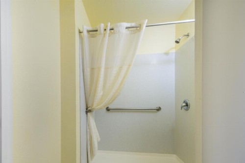 Americas Best Value Inn Santa Rosa - image 28