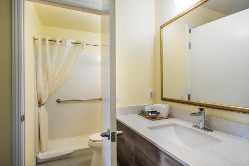 Americas Best Value Inn Santa Rosa - image 29
