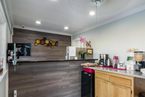 Americas Best Value Inn Santa Rosa - image 3