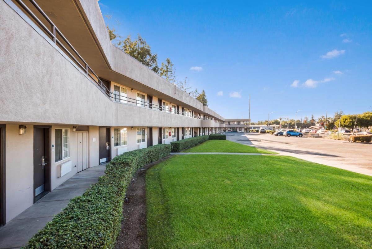 Americas Best Value Inn Santa Rosa - image 5