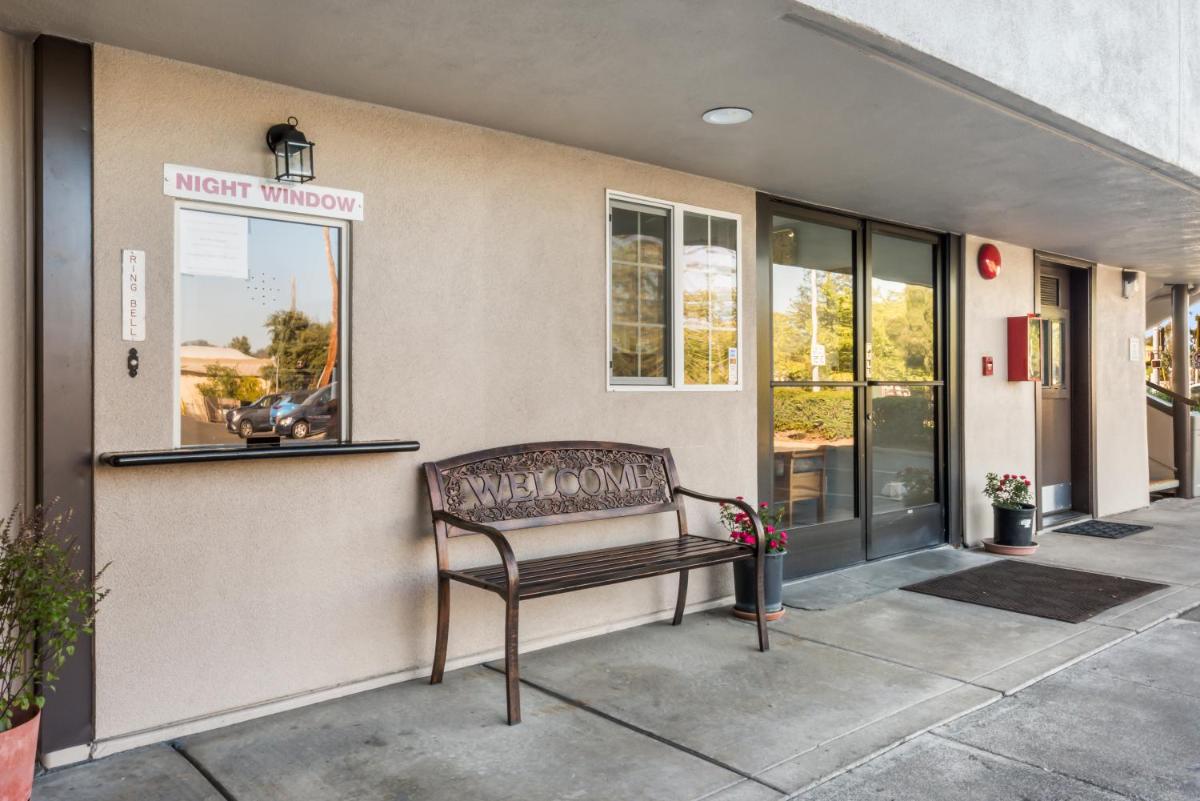 Americas Best Value Inn Santa Rosa - image 6
