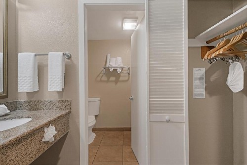 Best Western Plus Wine Country Inn & Suites - image 25
